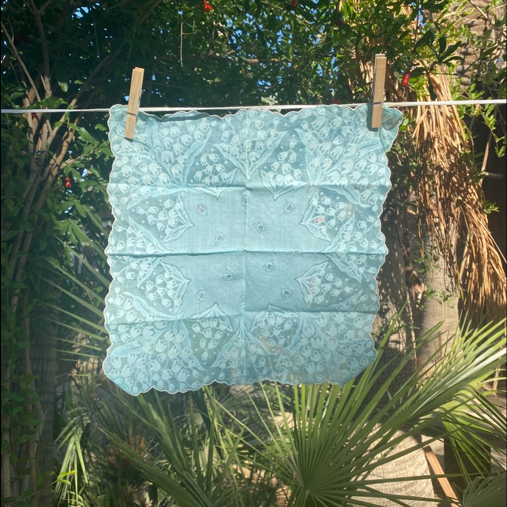 Tulip handkerchief